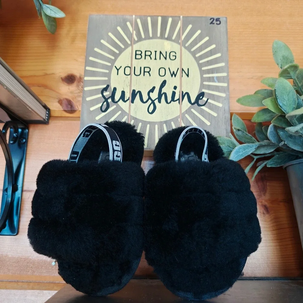 Ugg‎ Fluff Yeah Slide Black Sheepskin Fur Slipper Sandal 1098579T Toddler Shoe 6